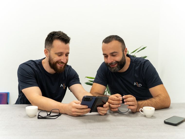Collaborating on a device